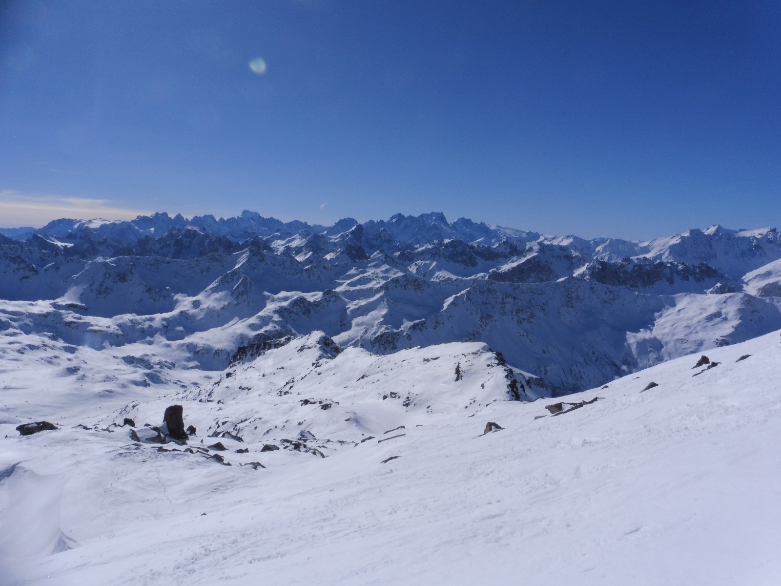 Au-dessus du col de Mont Froid, avec les Écrins derrière