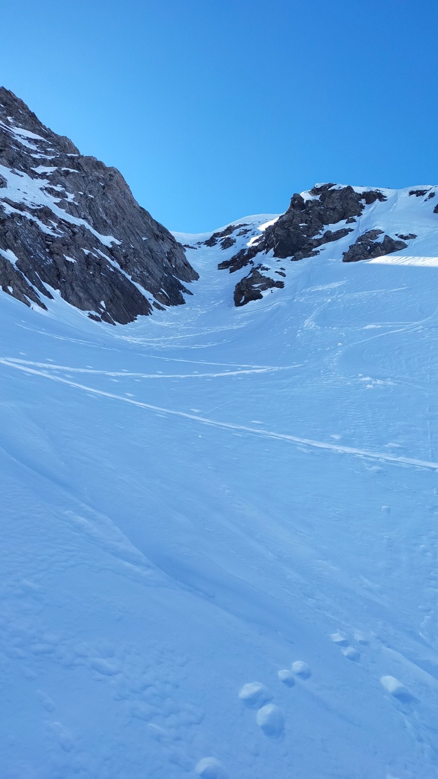 #7 Couloir N du col de Valpréveyre (versant italien) Couloir N du col de Valpréveyre (versant italien)