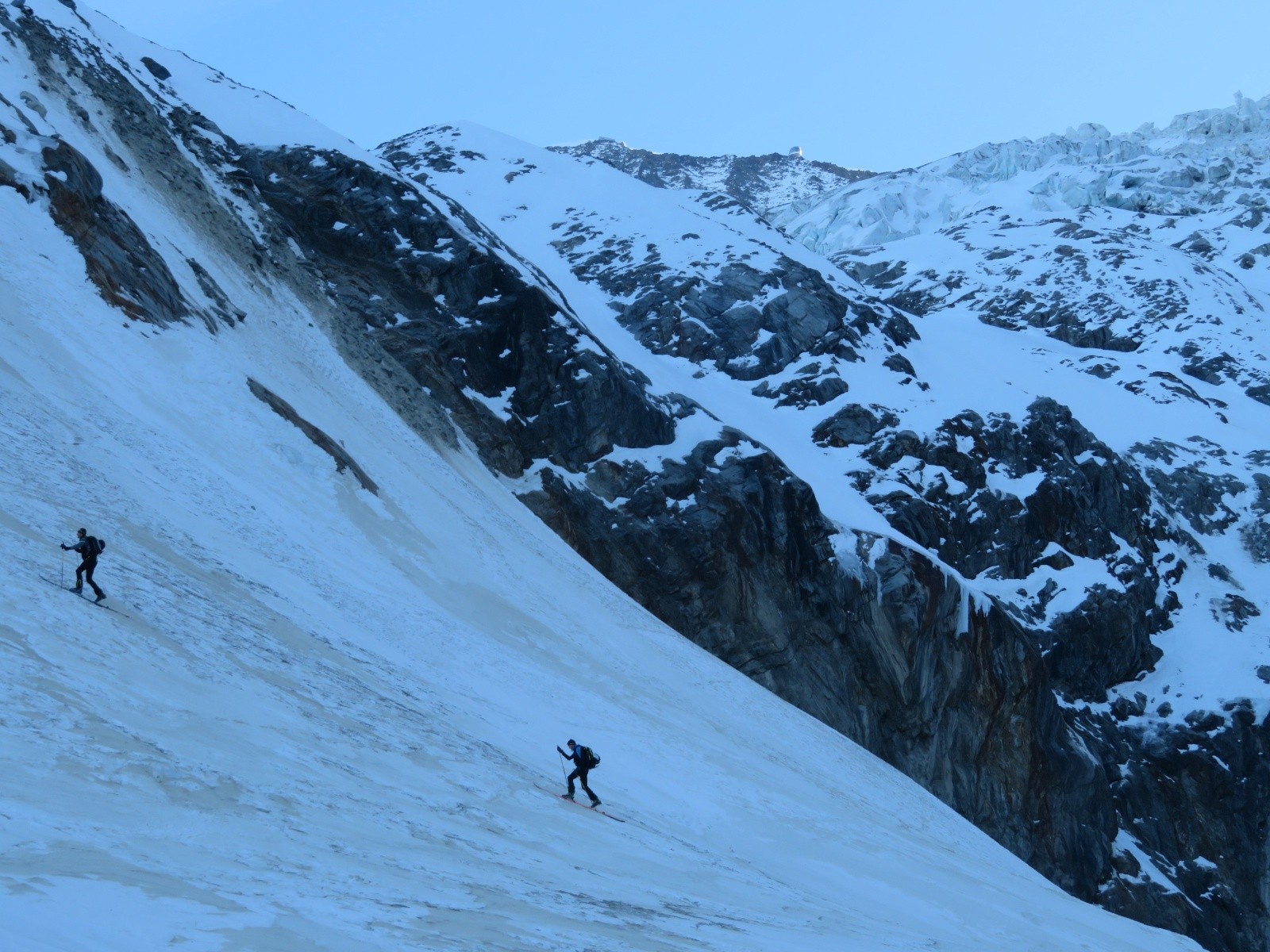 Pente pour accéder au désert de Pierre Ronde.