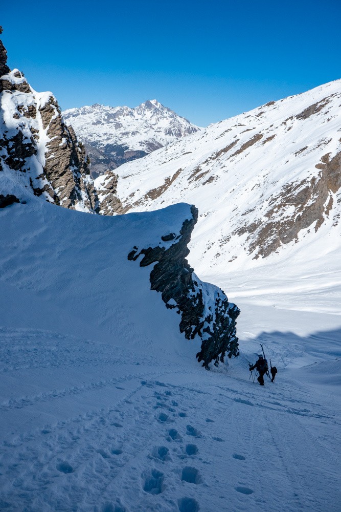 chose promise, chose due : le couloir