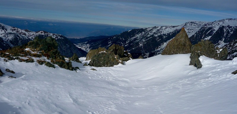 Le rocher pointu : Le rocher pointu du topo (2302m).., étrange il devait être rond?