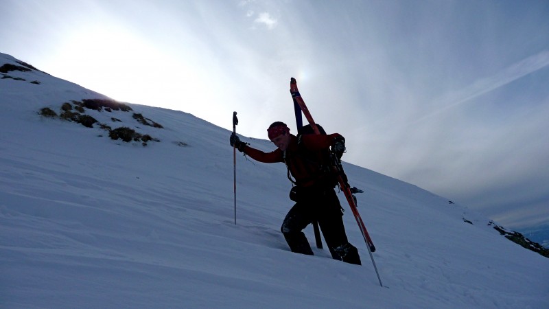 Souffrance! : Aprés les peaux qui ne collent plus, le rivet de la Garmont qui se fait la malle , t'as bien mérité un coup de Viogner. 
Le point positif Philou , c'est qu'il y a de la neige!!