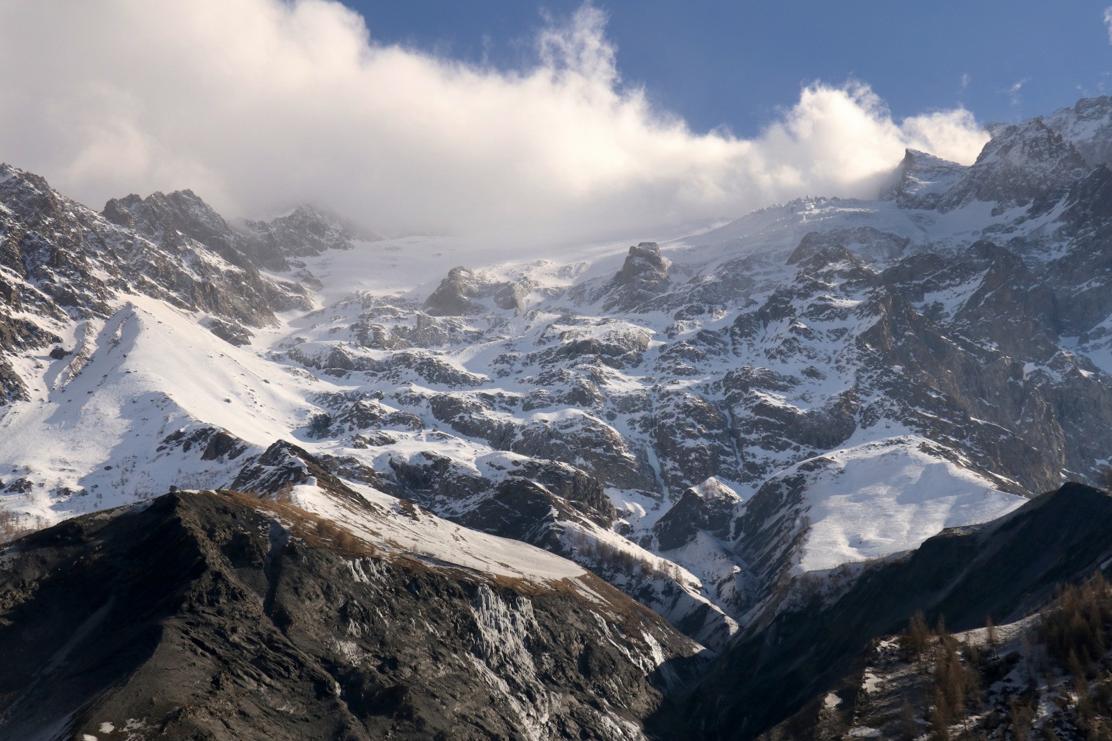 #10 La Meije pleure sur les restes de son Tabuchet ©Yougs La Meije pleure sur les restes de son Tabuchet ©Yougs