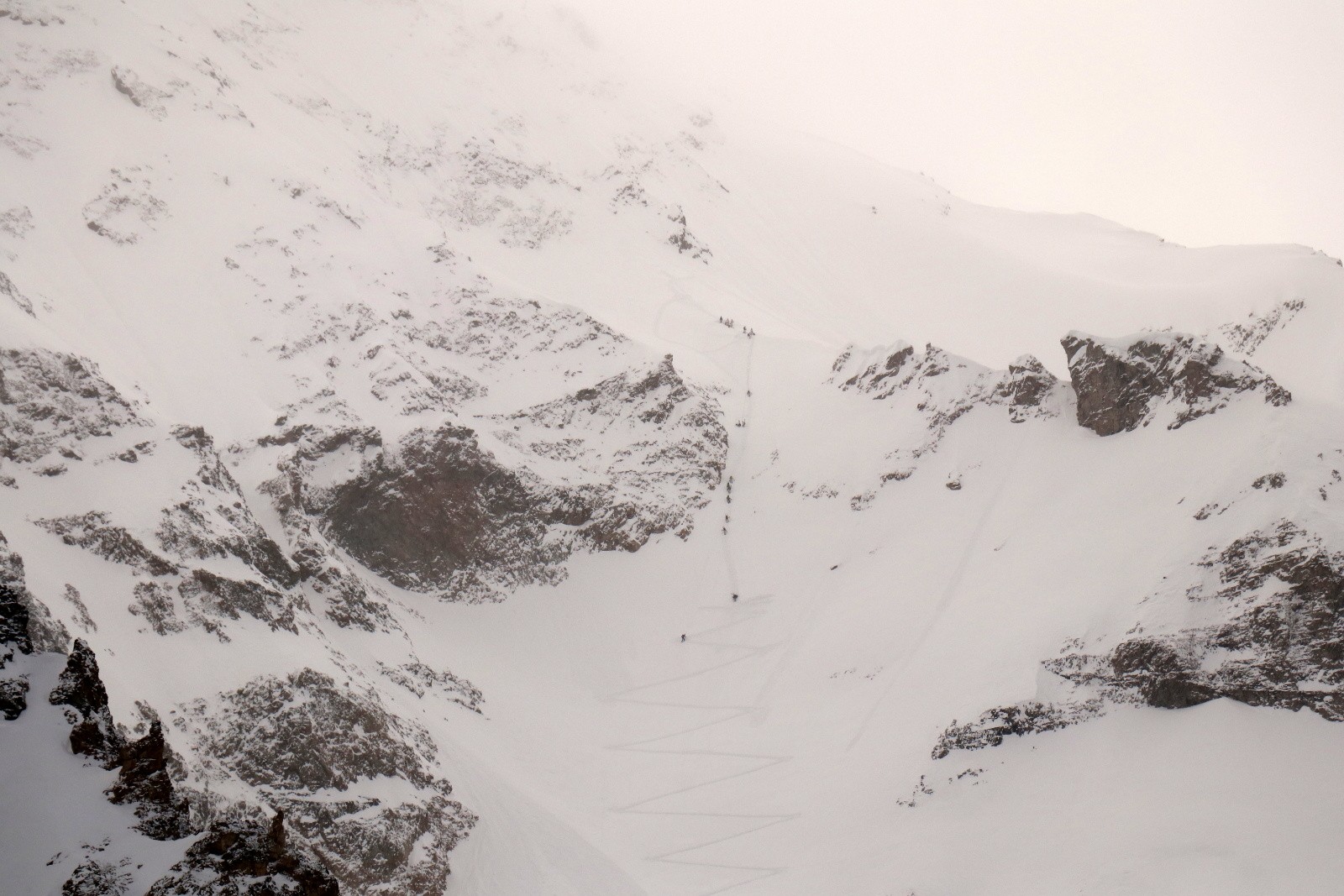 #9 Pendant ce temps, l Pendant ce temps, l'Empire contre-attaque ©Yougs