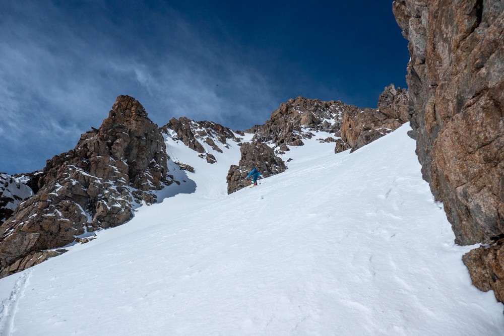 en montant dans le couloir