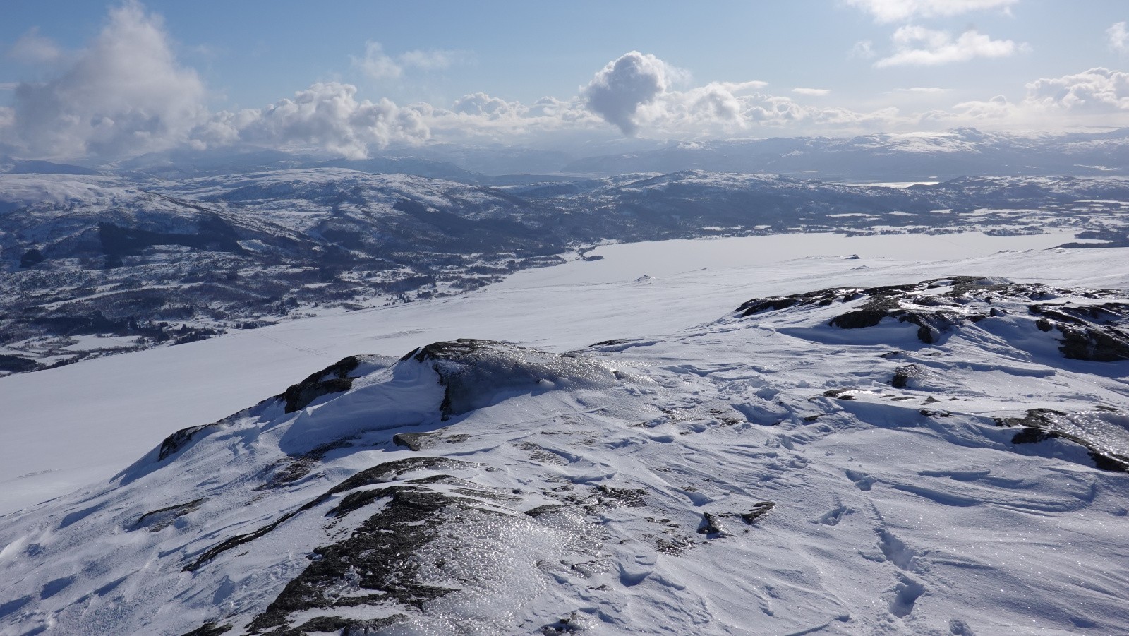 Panorama sur le Valnesfjord vatnet