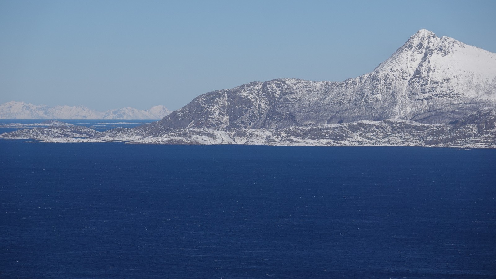 Panorama sur le Storaustinden et les Îles Lofoten