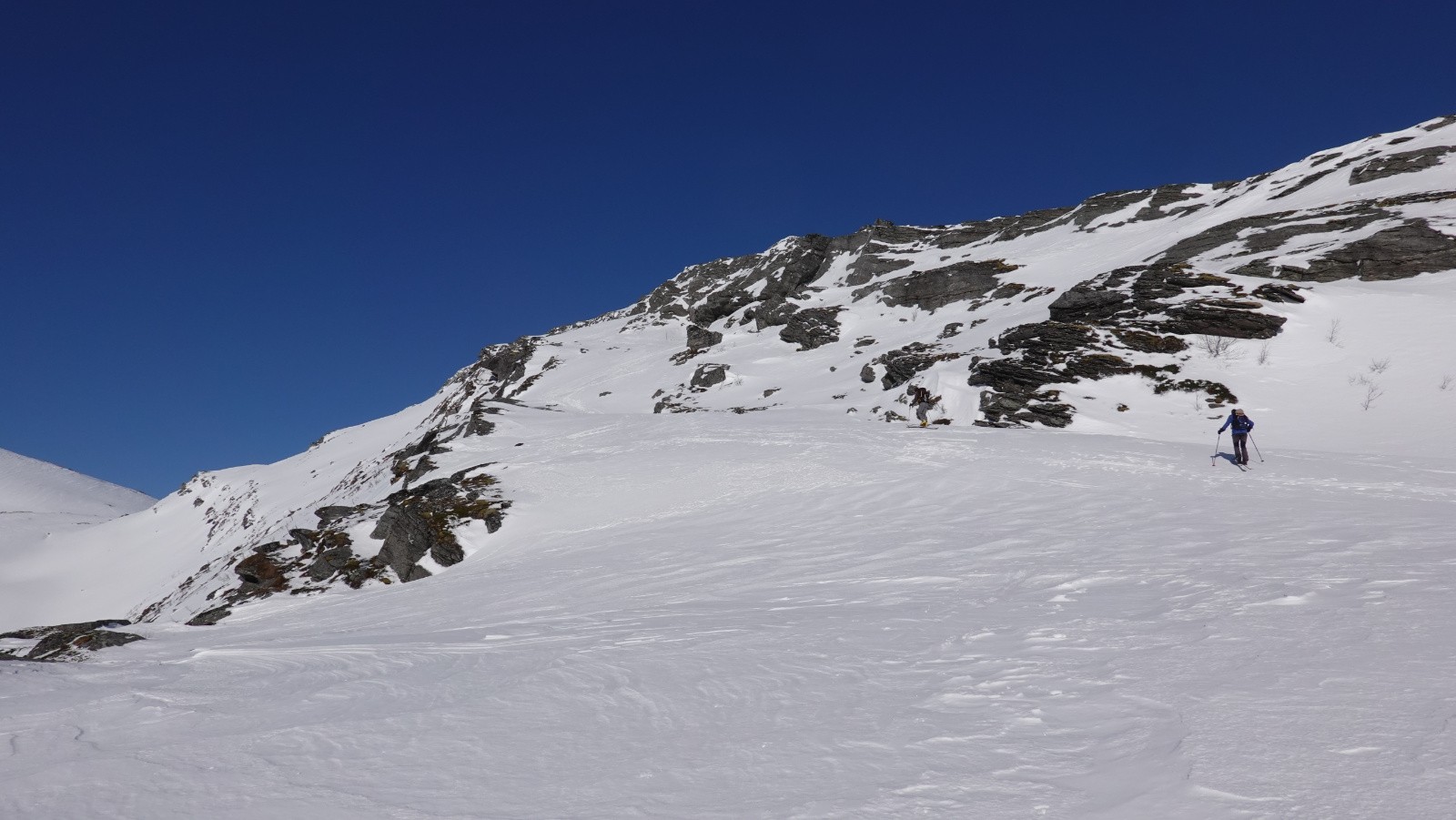 Sous le sommet