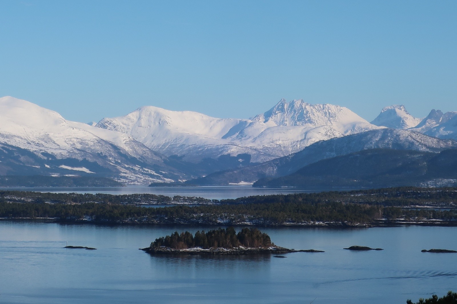 #60 J8 Romsdal de loin J8 Romsdal de loin