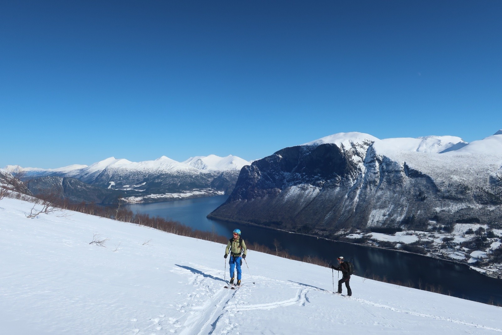 #31 J4 au dessus d J4 au dessus d'Innfjorden