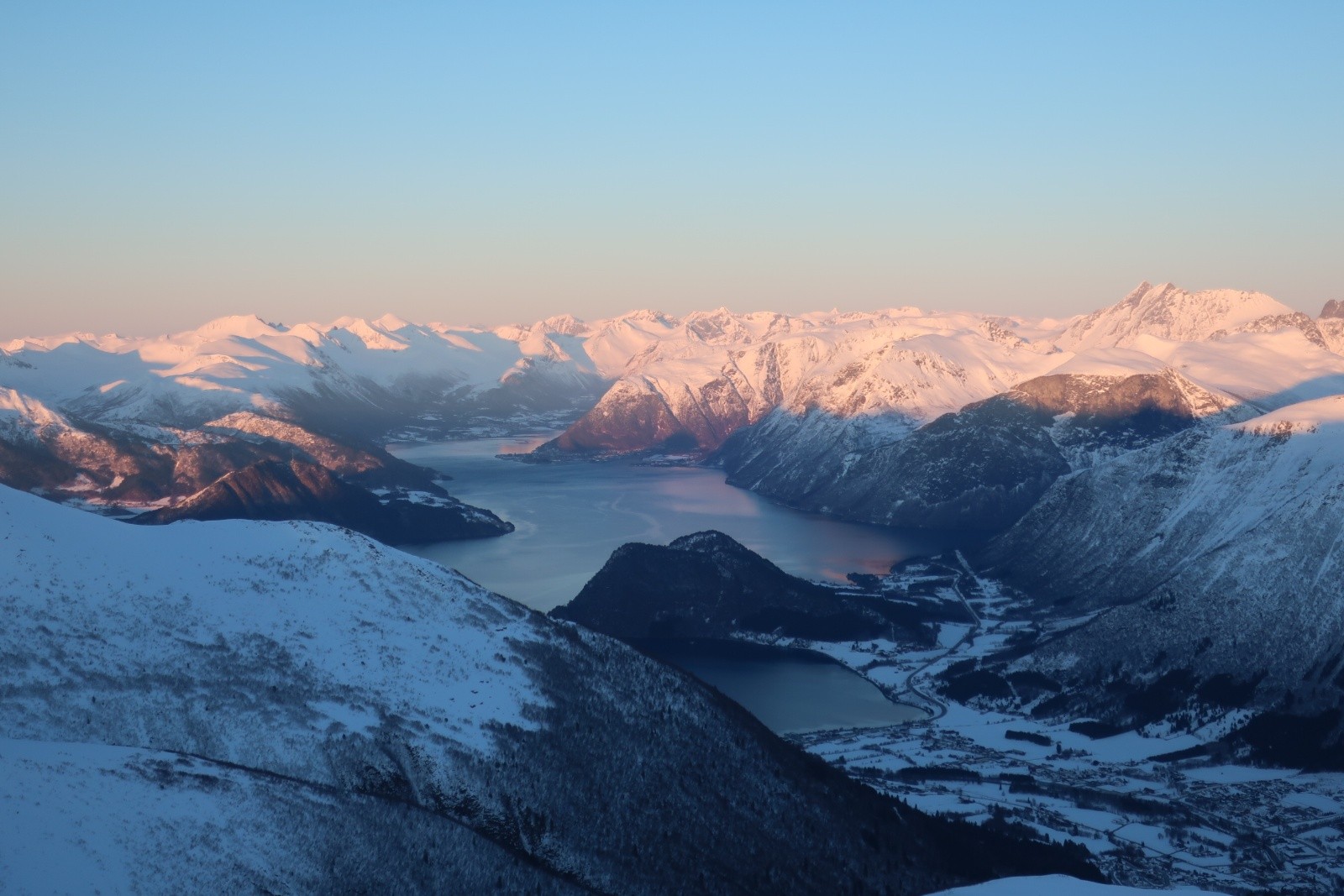 #45 J6 sommet Grontinden au dessus de Mandalen J6 sommet Grontinden au dessus de Mandalen