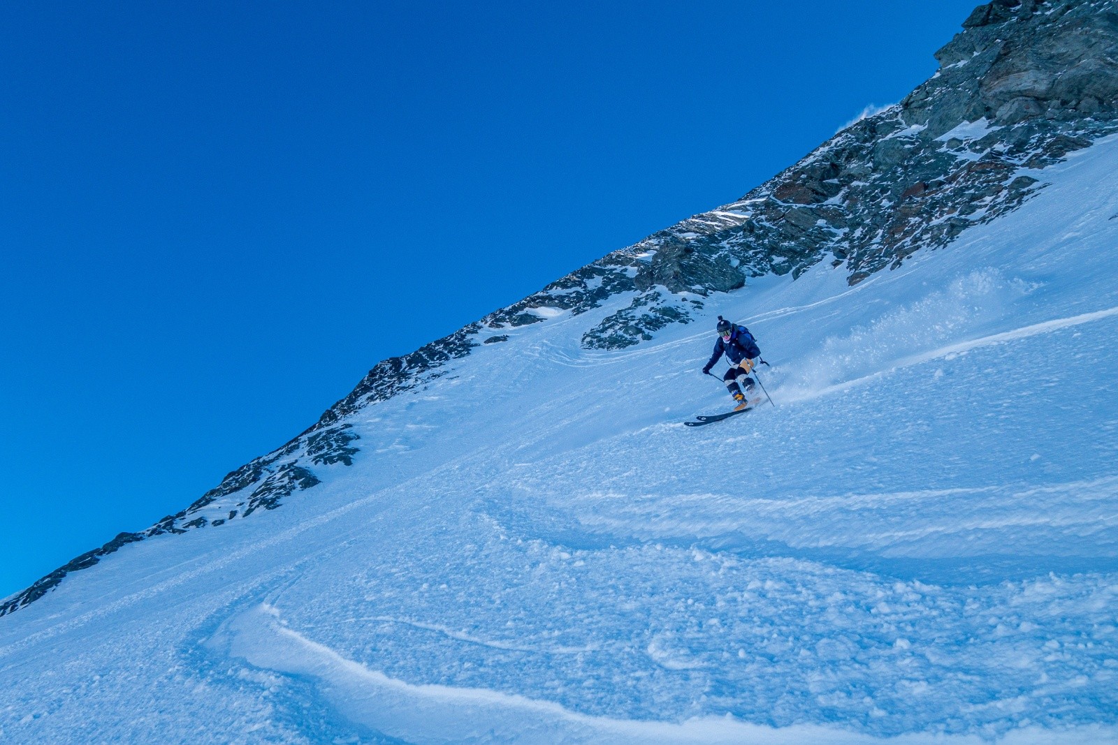 #20 Milieu de la face, neige toujours parfaite Milieu de la face, neige toujours parfaite