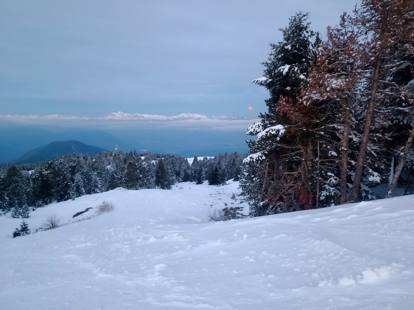 Couché de lune sur une versant