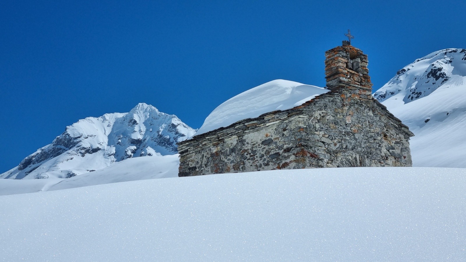 &nbsp;la chapelle Saint-Pierre avant d'arriver au refuge du RUITOR