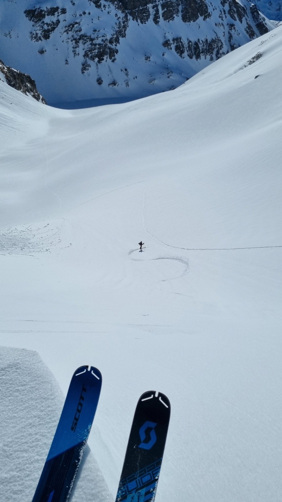 aperçu de la descente du col de la Sassière vers le Lago di San Grato&nbsp;