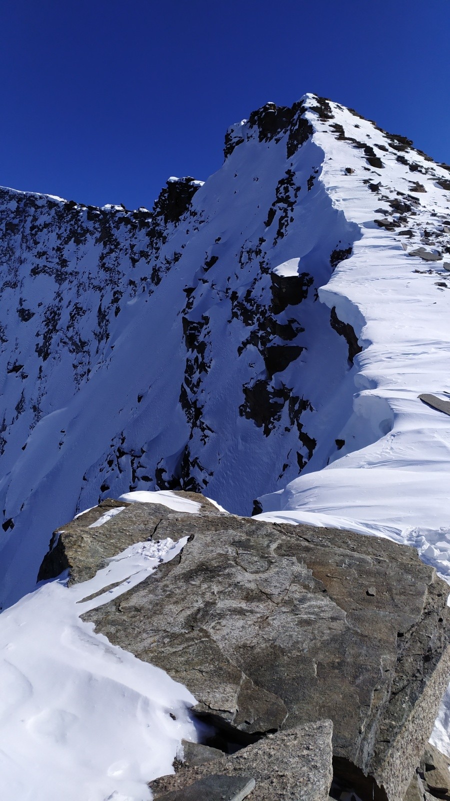 #3 L L'aiguille Percée