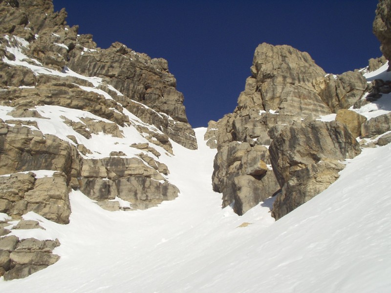 couloir sud : le haut du couloir que l'on terminera à pied- il fait bon au soleil!