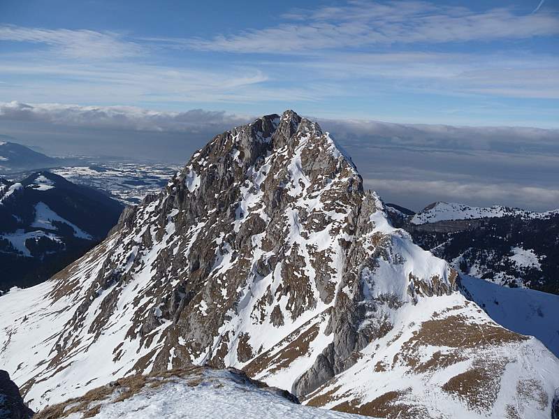 Dent d'Oche : Face S de la Dt d'Oche depuis le Château d'Oche