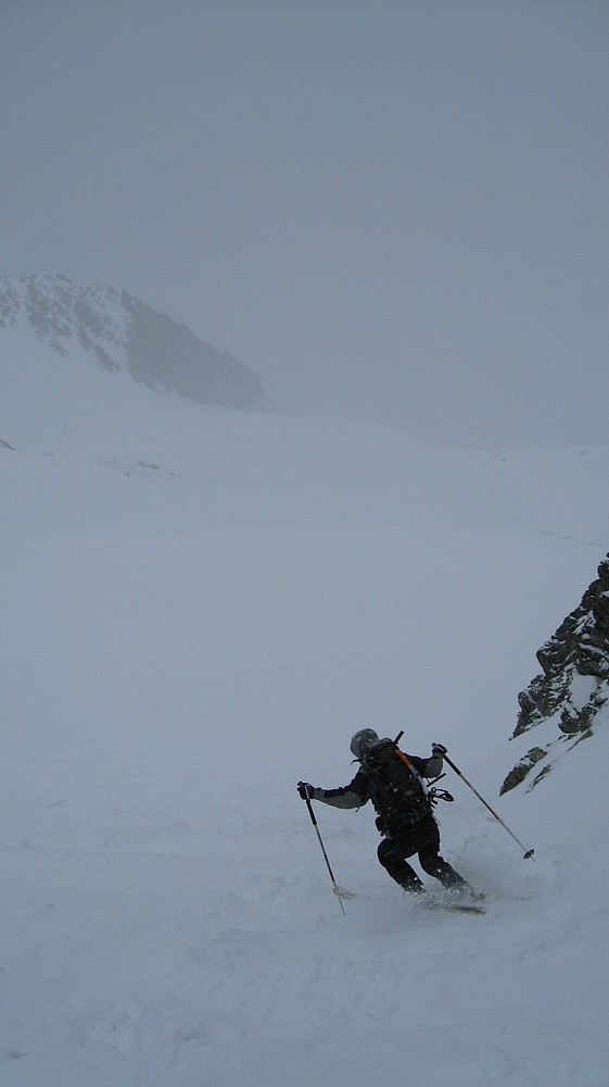 Début de la descente : sous la neige