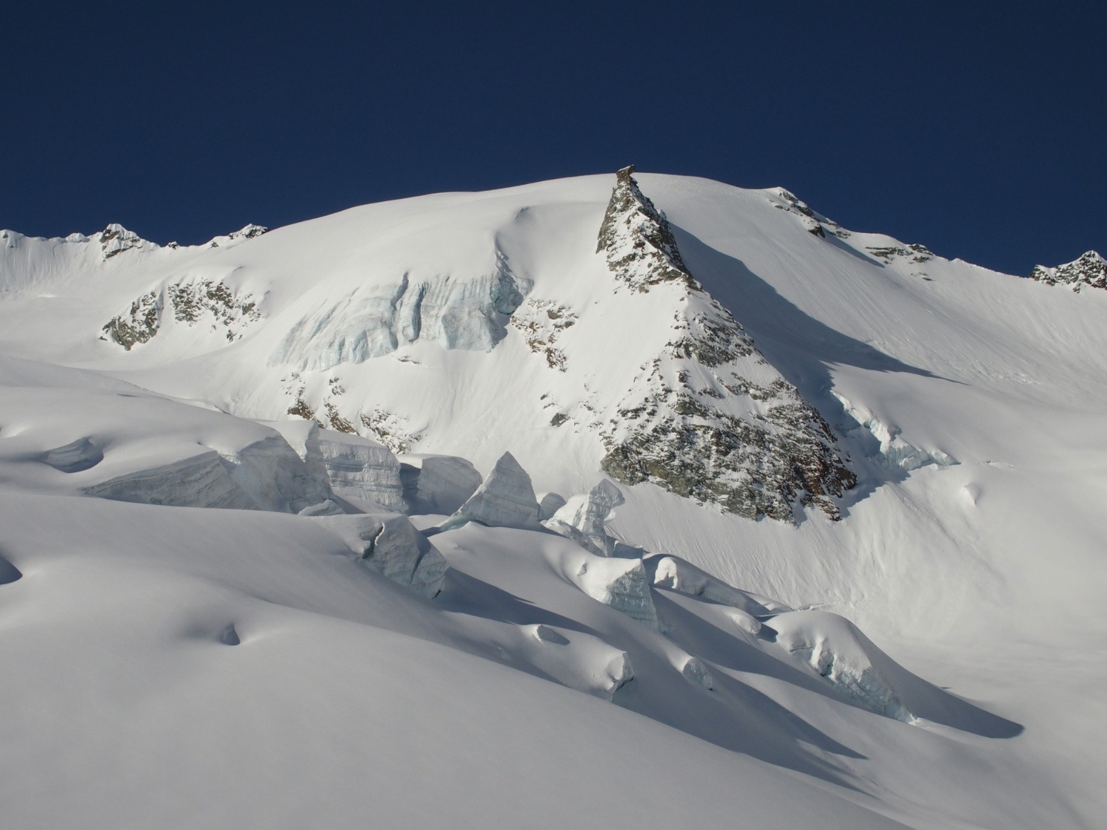 Passage à proximité de beaux séracs !