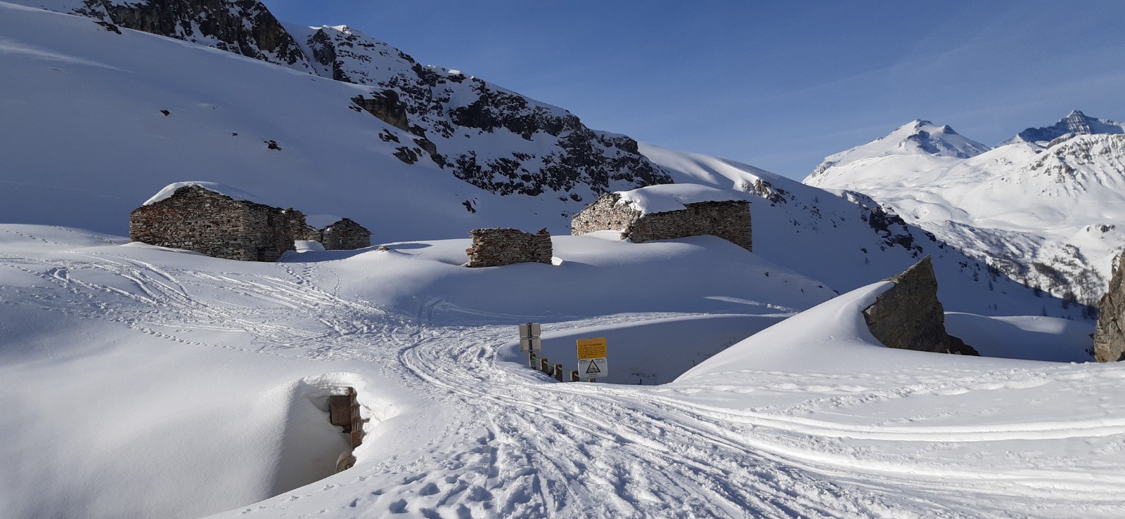 Maisons au barrage du Saut 