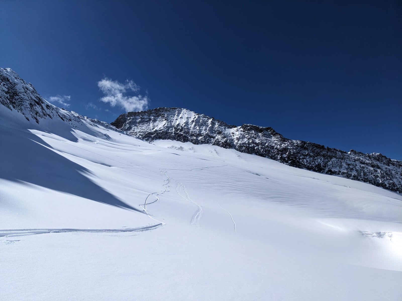 J2 Vu sur l'Ouille d'Arbéron depuis le col d'Arnès après la descente du glacier