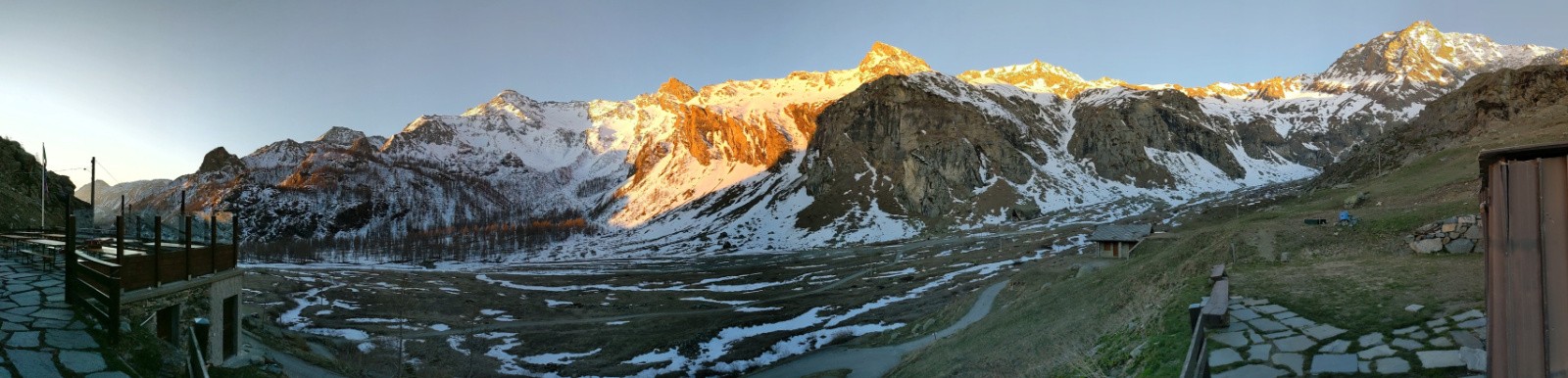 J3 Petit matin depuis la terrasse du refuge italien