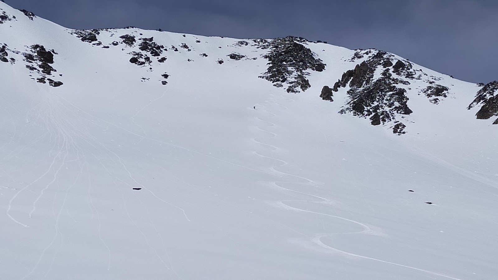 #11 Vue de la descente, la face sud semble également en conditions Vue de la descente, la face sud semble également en conditions