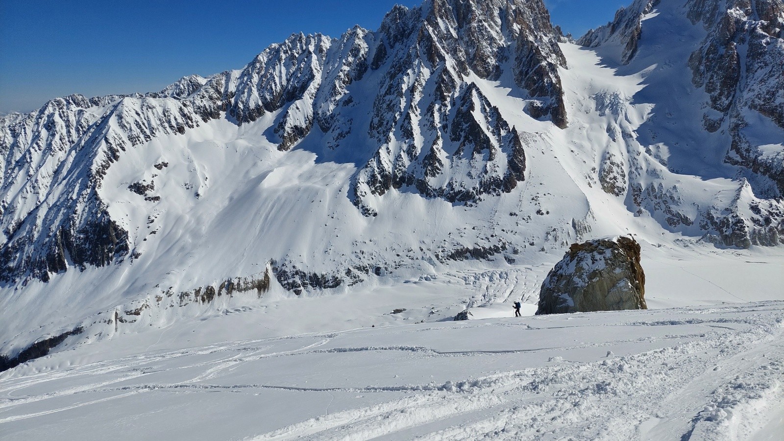 col des Rachasses avec vue sur la trace vers le Passon