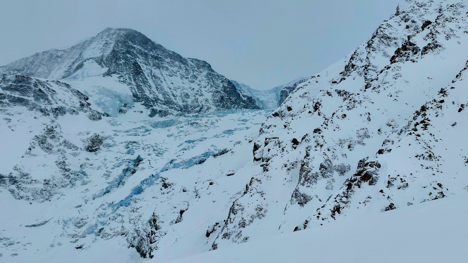 glacier de Tsijiore Nouve depuis les pistes de ski d'Arolla