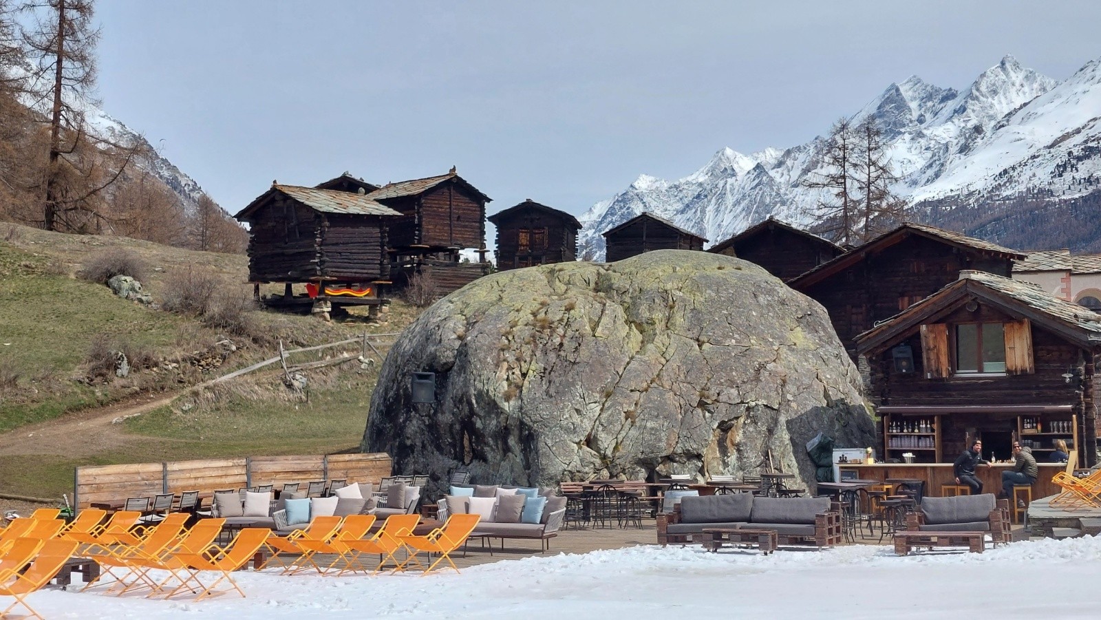 en arrivant sur Zermatt et ses chalets typiques