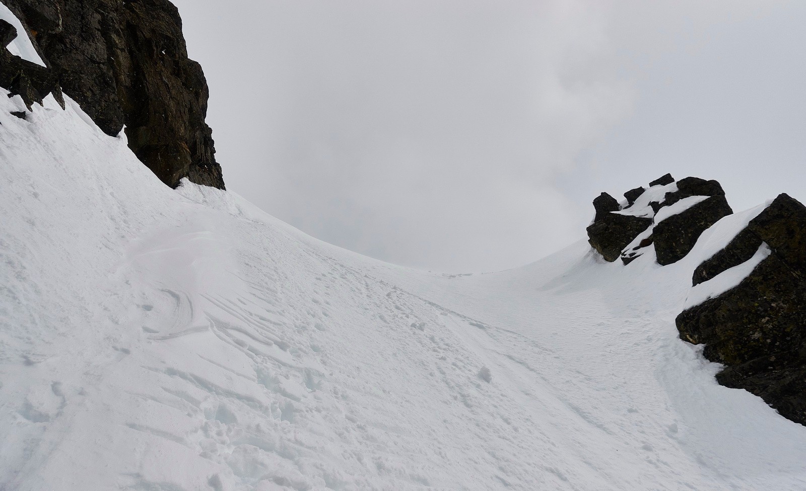 Le haut difficile à skier...