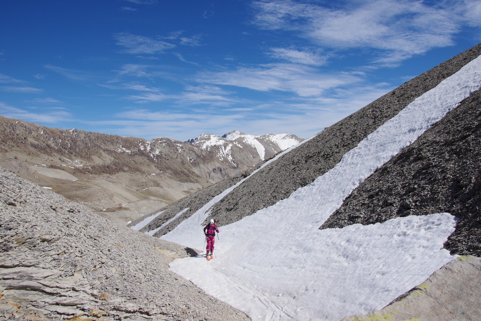 Dans les vallons de Marnes noires et de neige blanche