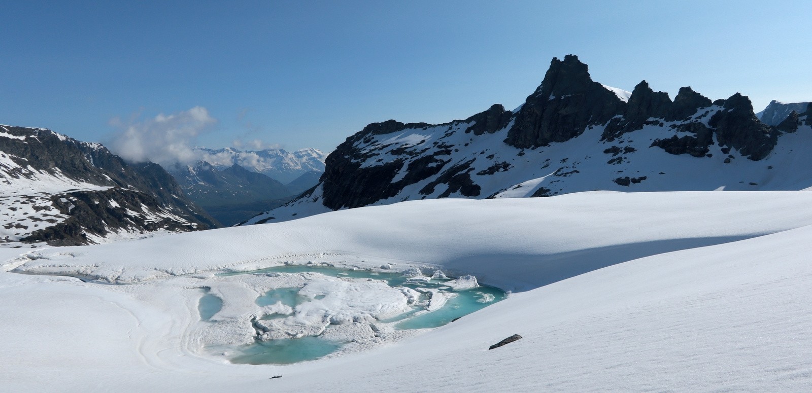 Lac glaciaire devant le Grand Cordonnier