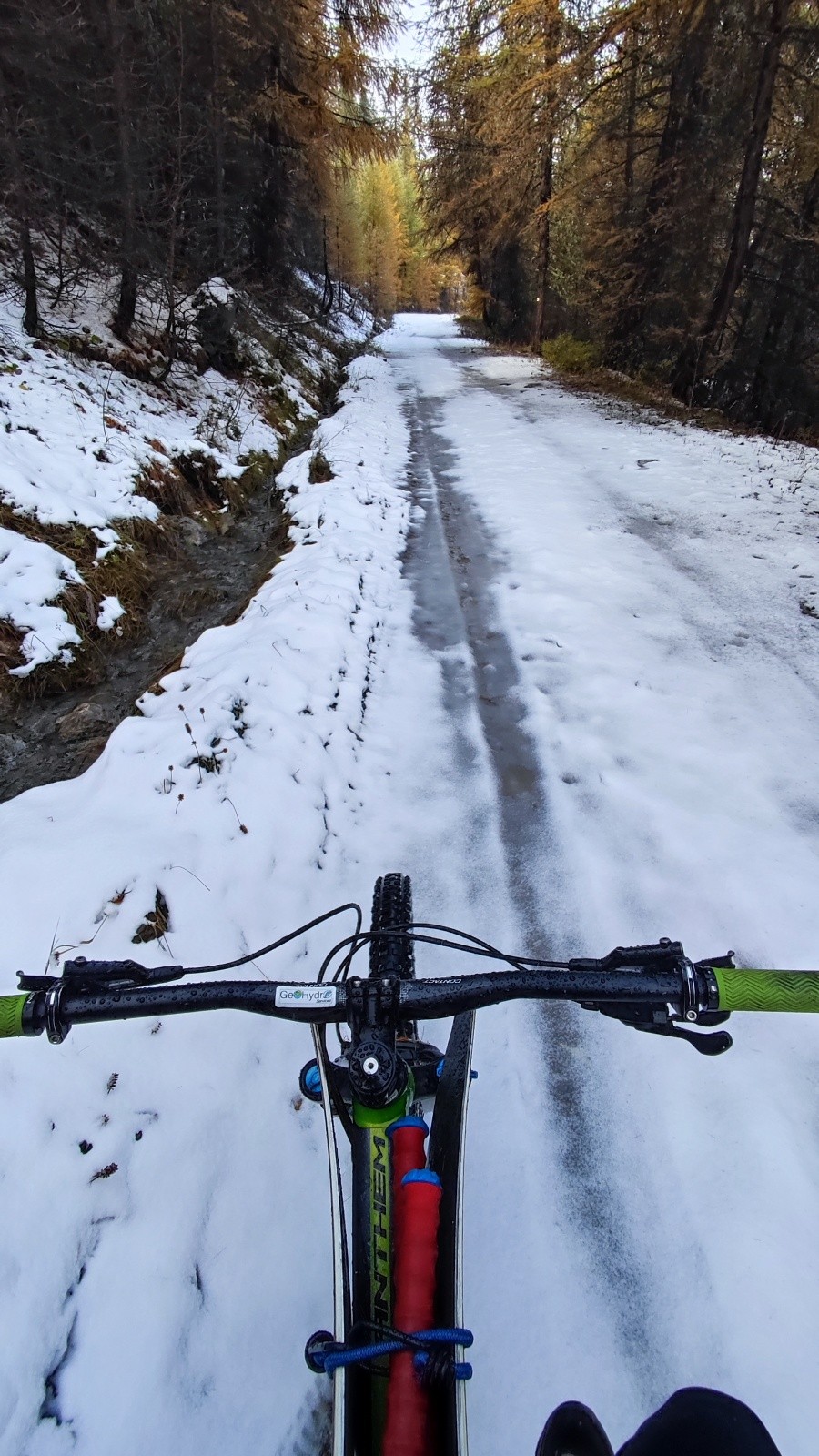 Ancienne route enneigée