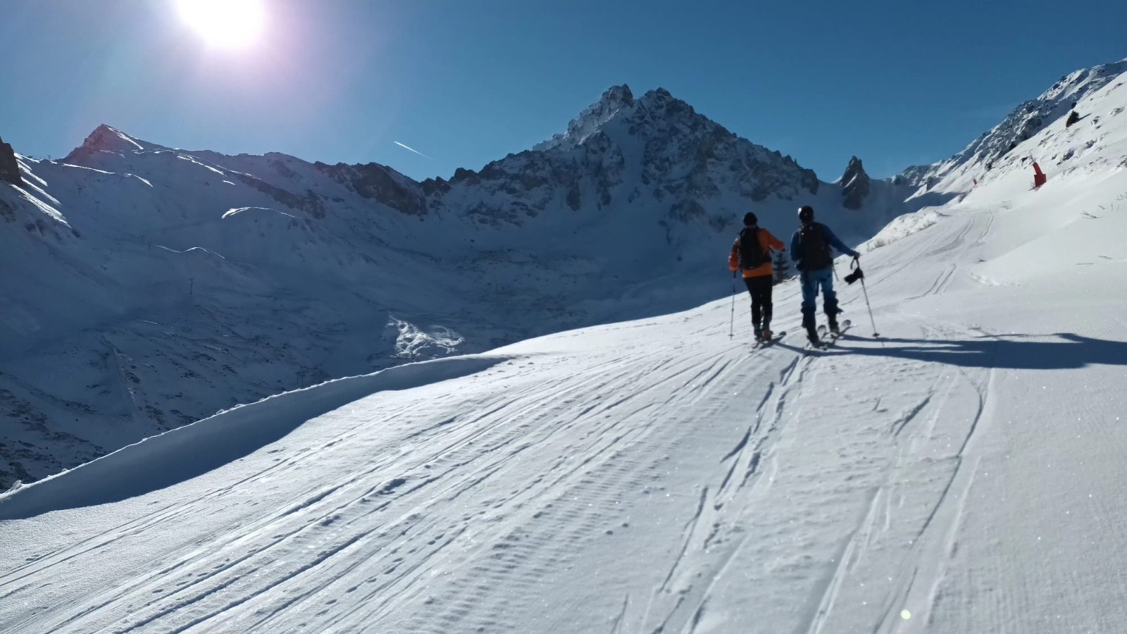&nbsp;Le couloir N de l aiguille du fruit au fond&nbsp;