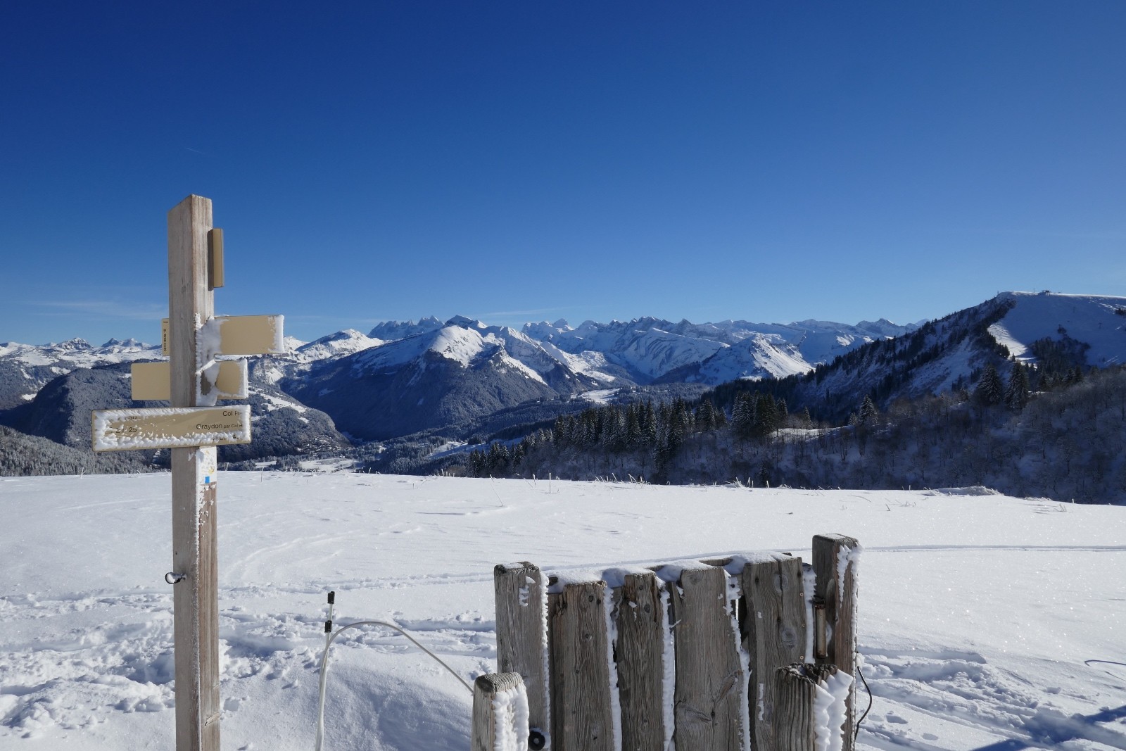 au col de la Basse. Les Dents du Midi, Tour Sallières, Luan, Dents blanches, Pointe Rousse des Chambres, Avoudrus