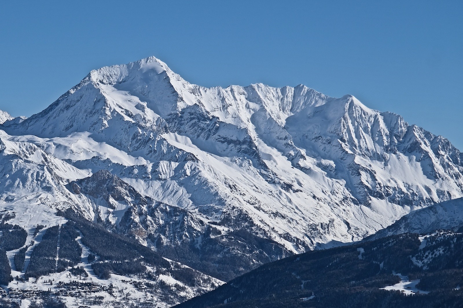 L'imposant Mont Pourri.&nbsp;
