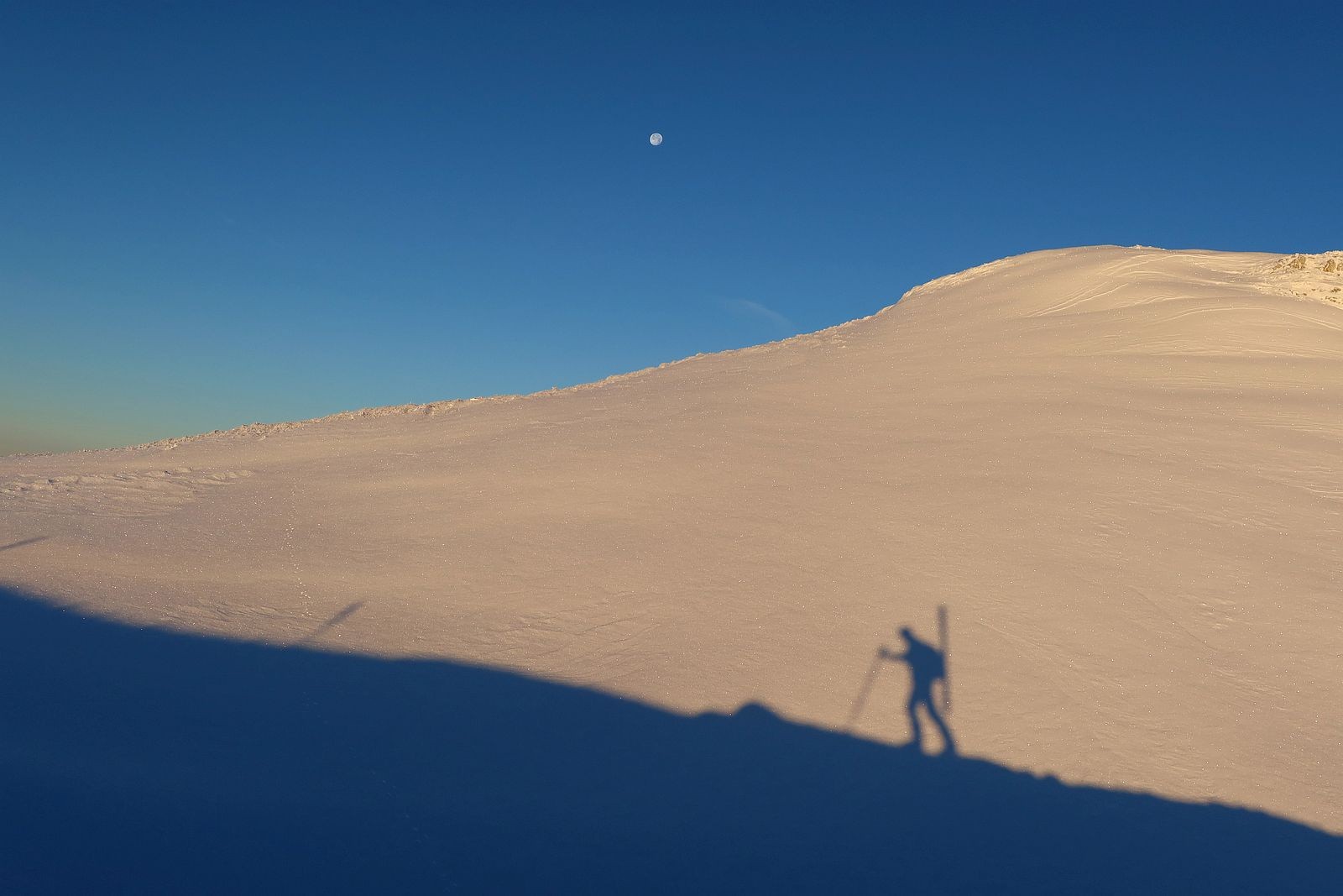 autoportrait - randonneur solitaire mal équipé 