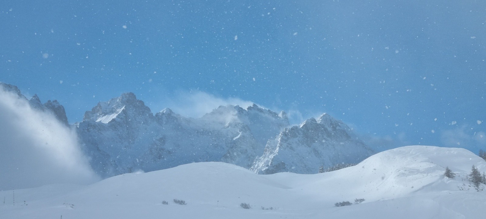 &nbsp;photo prise du resto au col ... le bleu arrive mais trop tard !