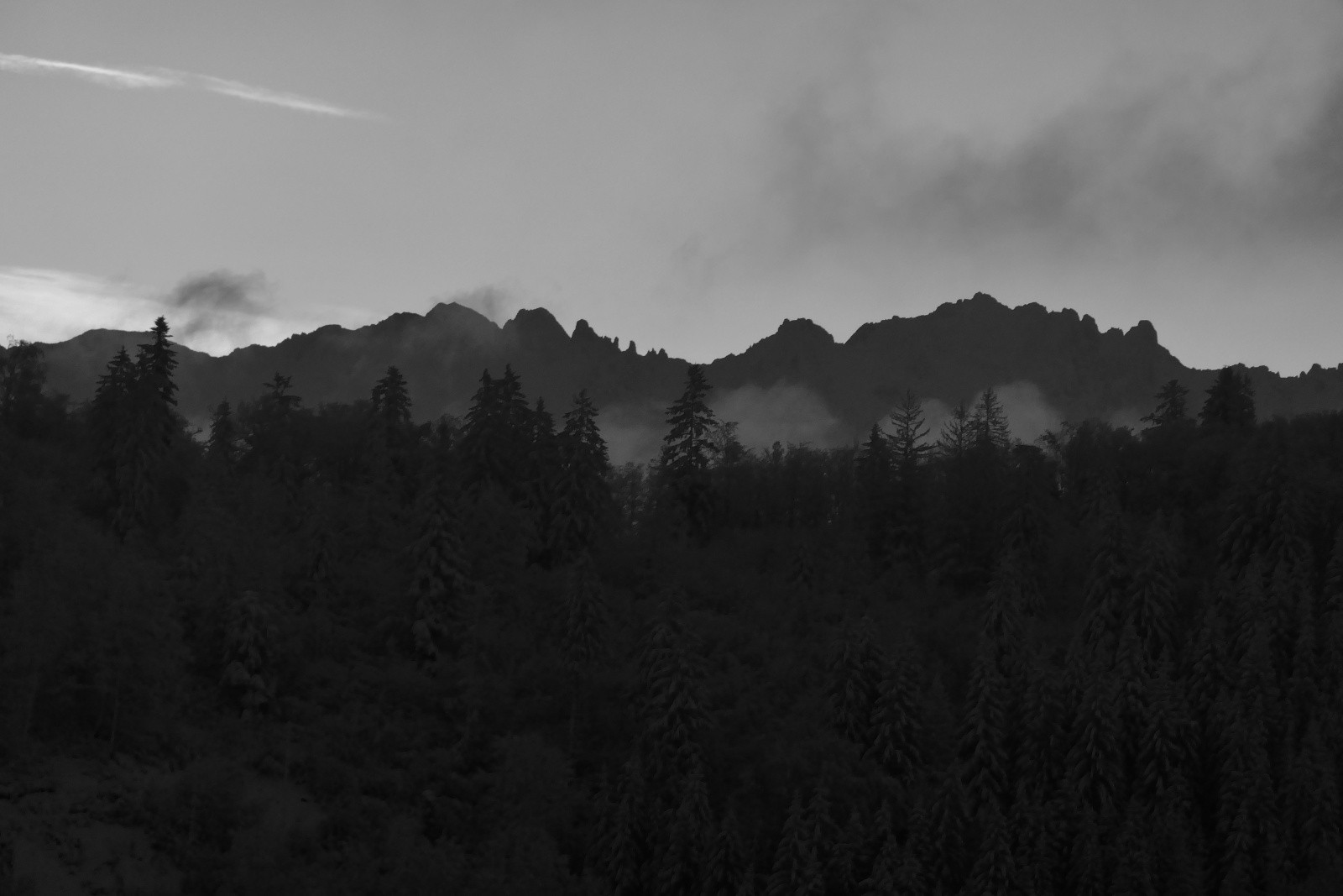 Lauzière enfilade et aiguillettes de la Balme...