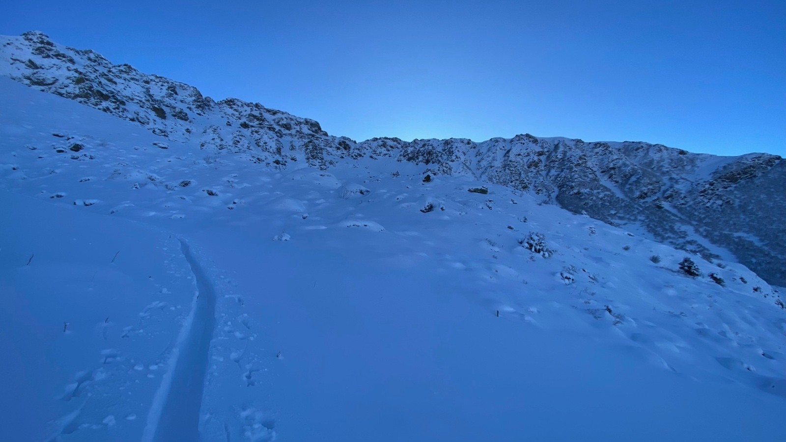 Un peu moins plus haut...