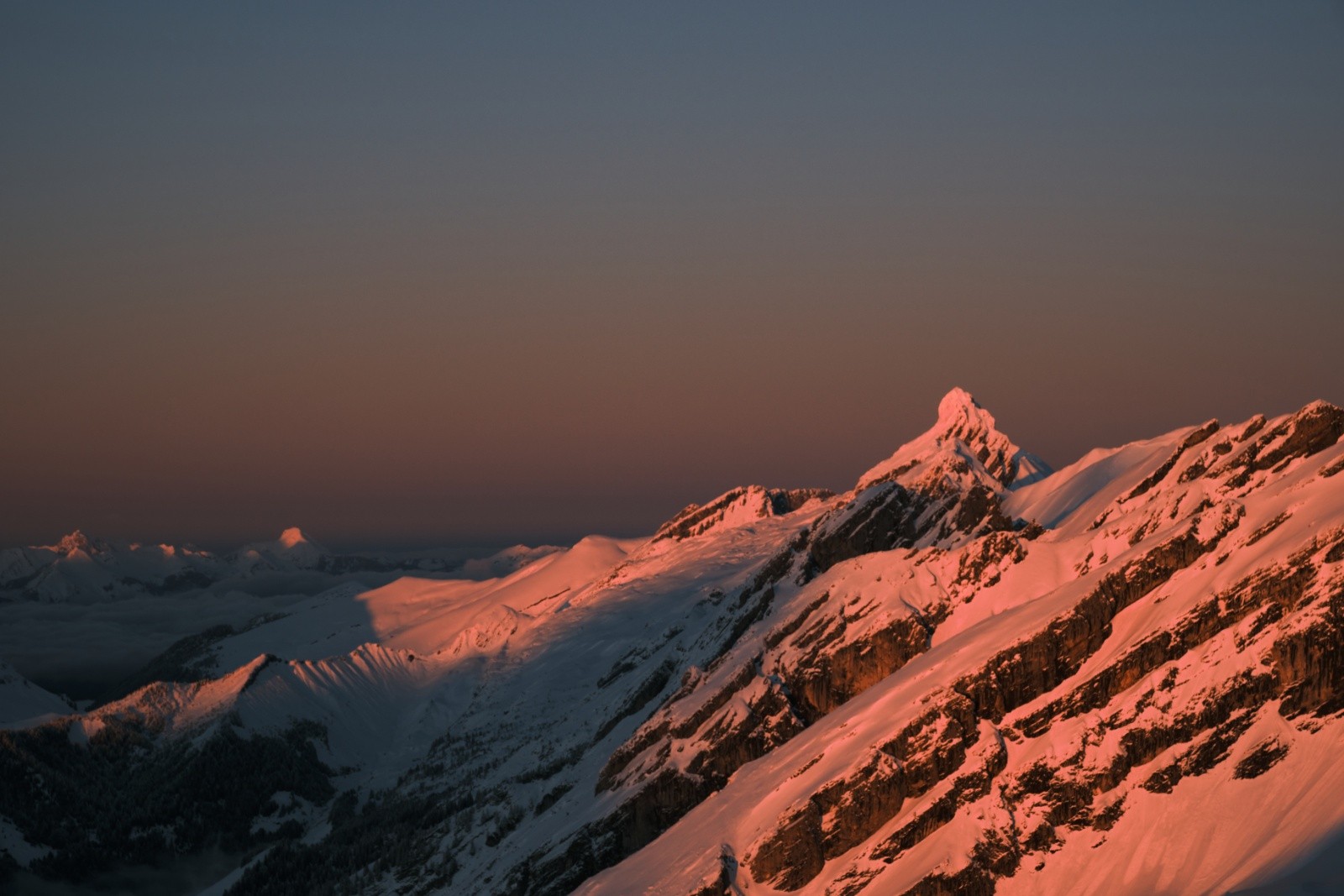 Un Dernier Sunset L Aiguille Des Calvaires Par Borderan Et La Voie Lact E Le Par