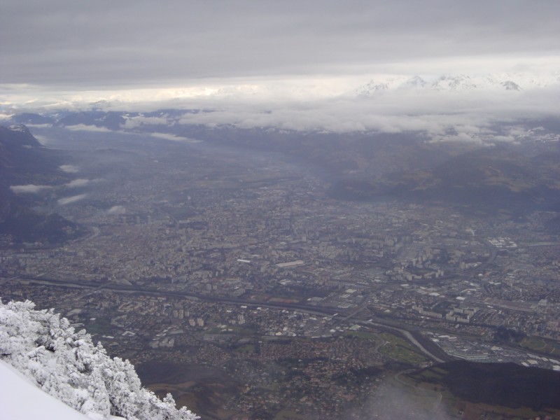 Grenoble : : entre neige et soleil