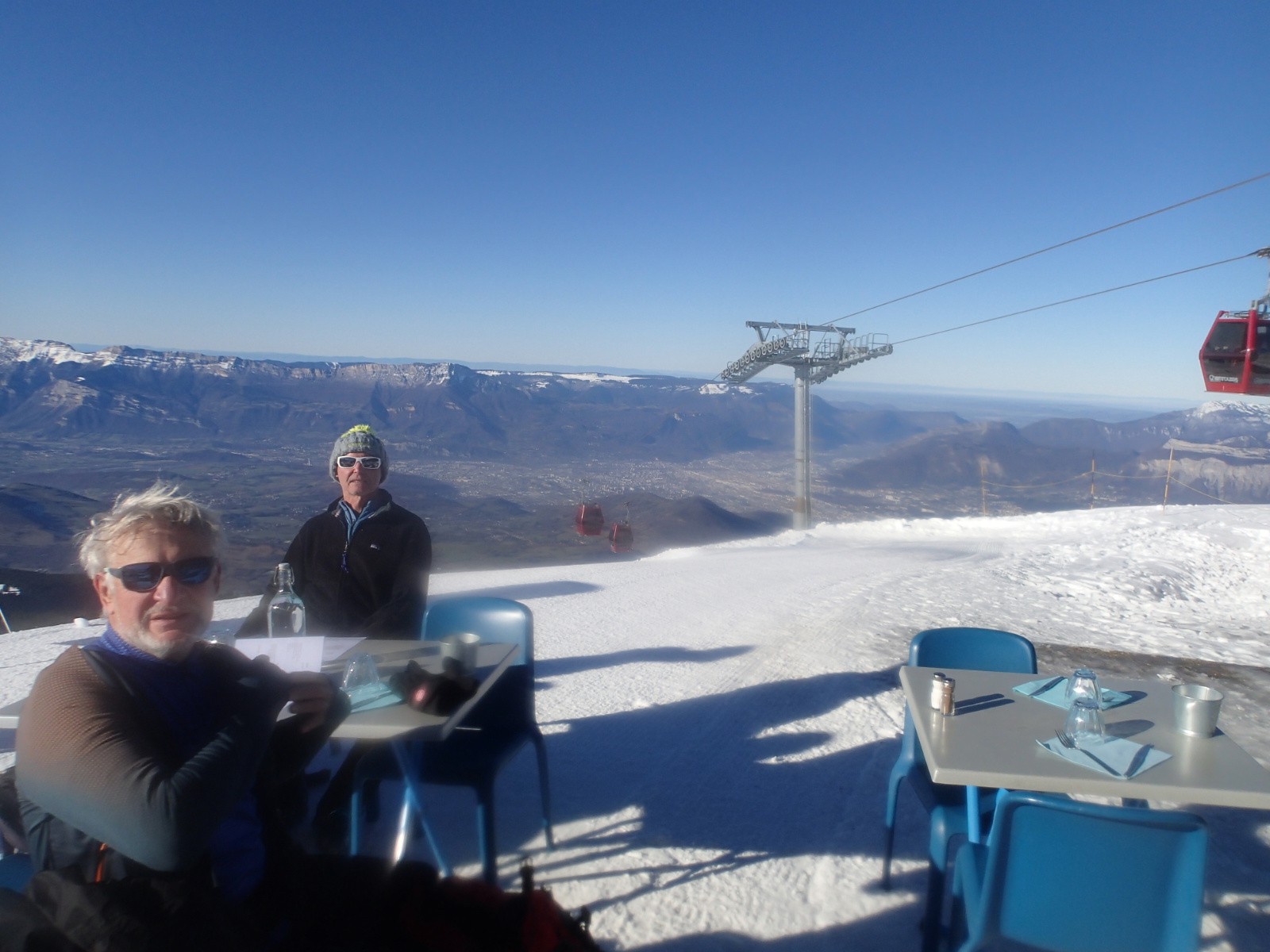 Table avec vue sur Grenoble, what else !