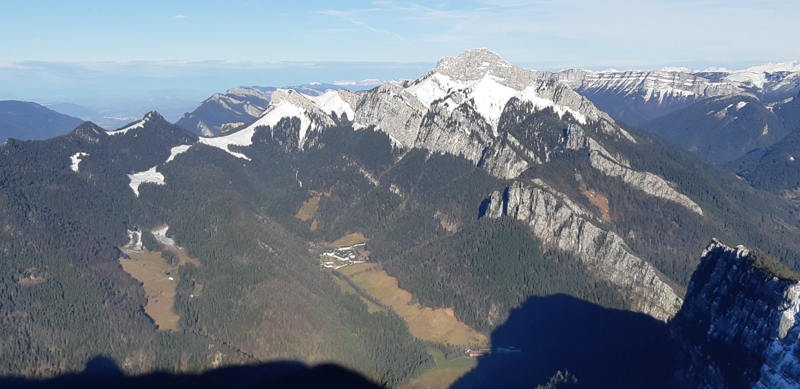 &nbsp;Monastère au pied du Grand Som,&nbsp; bien dégarni, dommage !