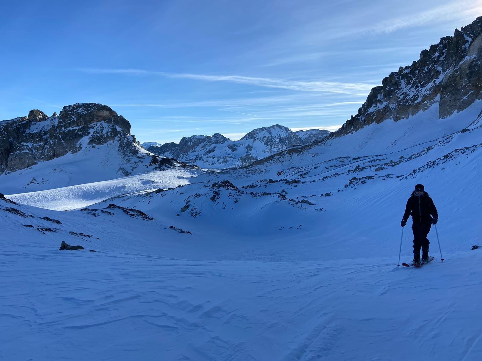 #7 J3 : Montée vers le Passage du Pic du Thabor depuis le Col du Cheval Blanc (on visualise bien le col du Peyron et le Cheval Blanc à sa gauche) J3 : Montée vers le Passage du Pic du Thabor depuis le Col du Cheval Blanc (on visualise bien le col du Peyron et le Cheval Blanc à sa gauche)
