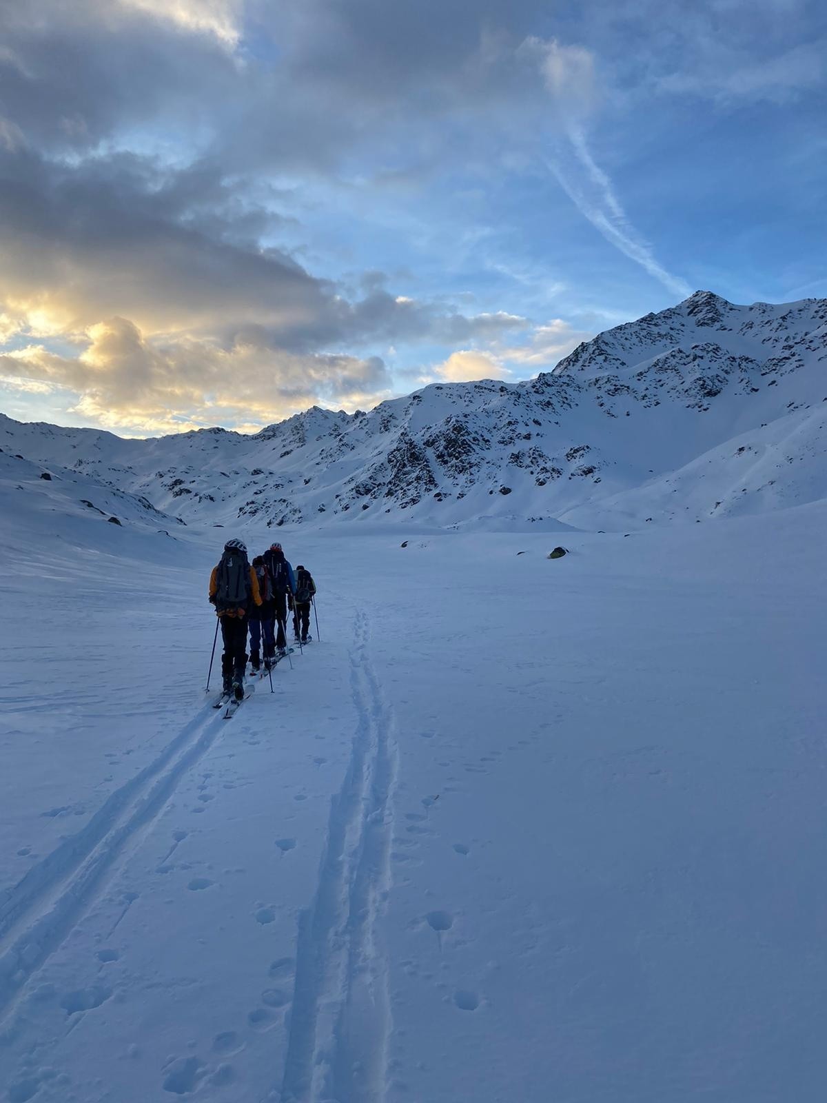 #1 J2 : Départ du refuge de Terre Rouge en direction du fond de la vallée de Valmeinier J2 : Départ du refuge de Terre Rouge en direction du fond de la vallée de Valmeinier