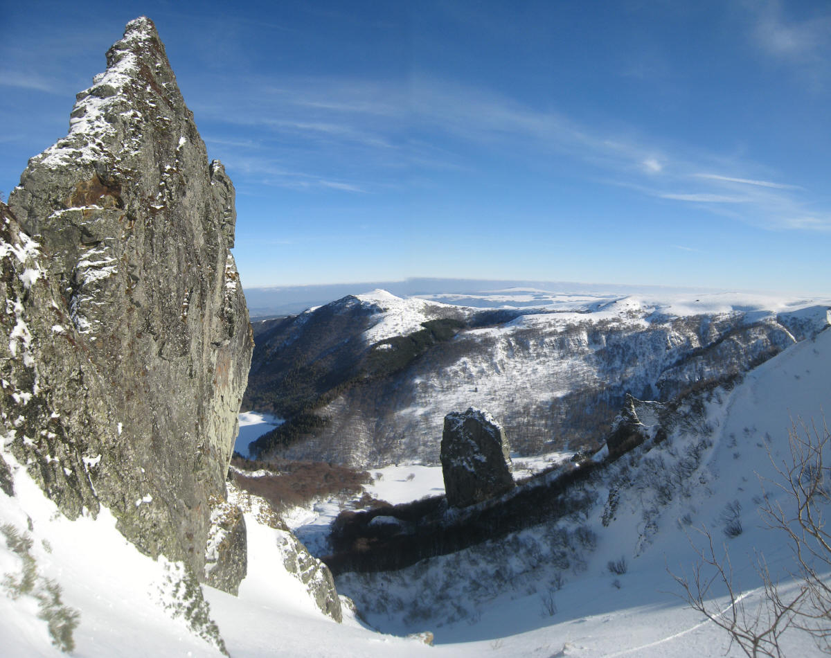 Combe du Loup : Dent éponyme à gauche, la Rancune à droite.