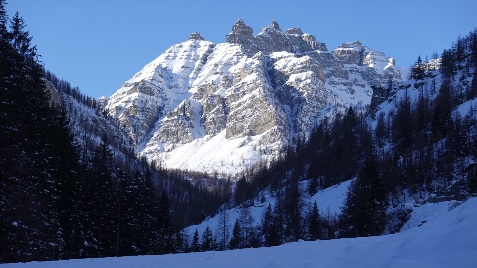 Panorama au téléobjectif sur Fort Carra